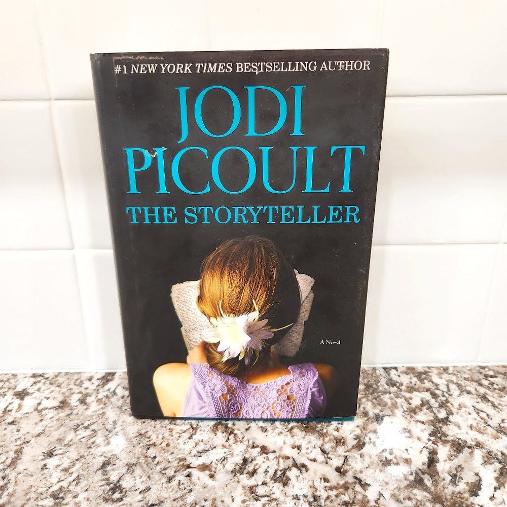 Book: The Storyteller by Jodi Picoult Hardcover